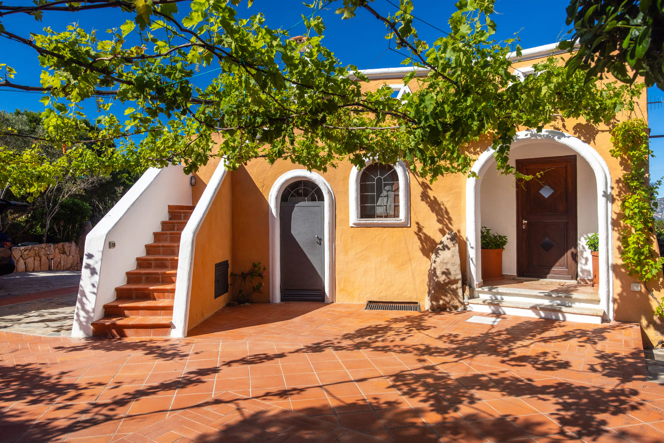 Exterior of the holiday home with stairs