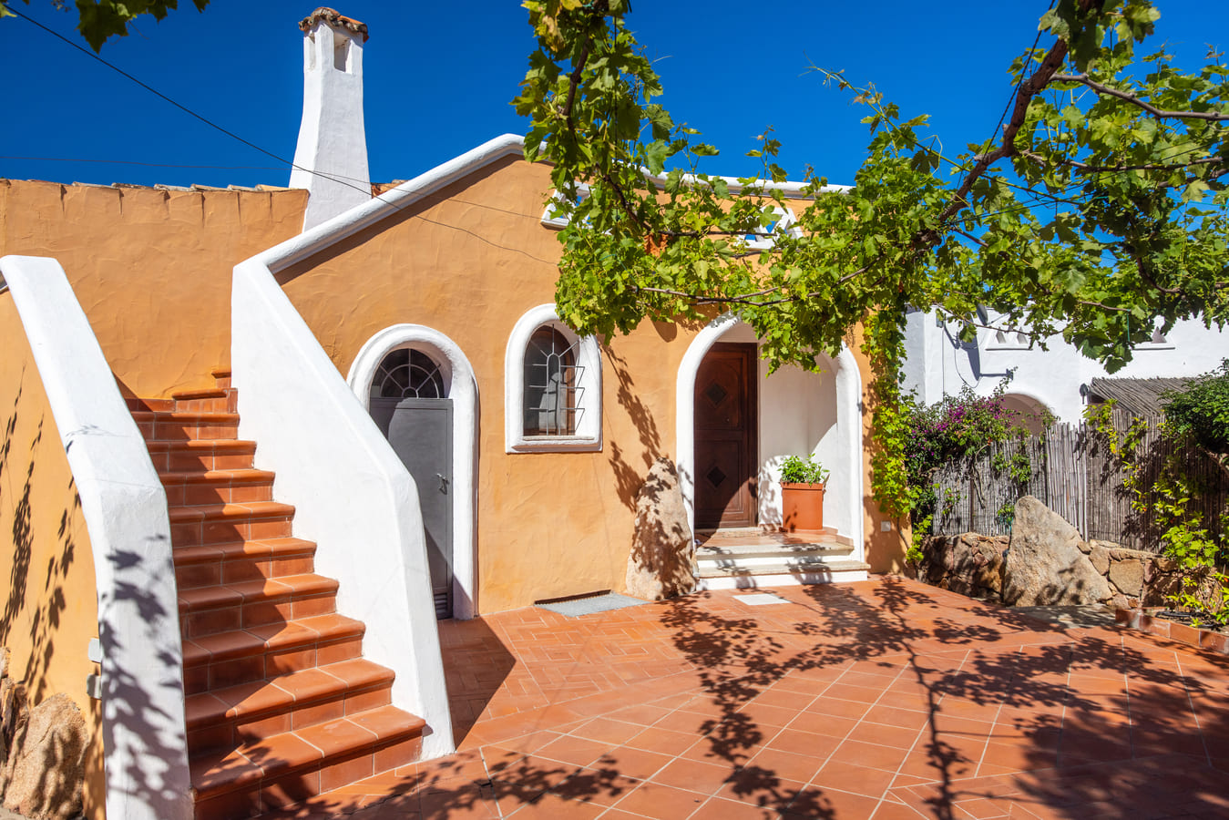 Villa Molara - Ingresso della villa con scala esterna